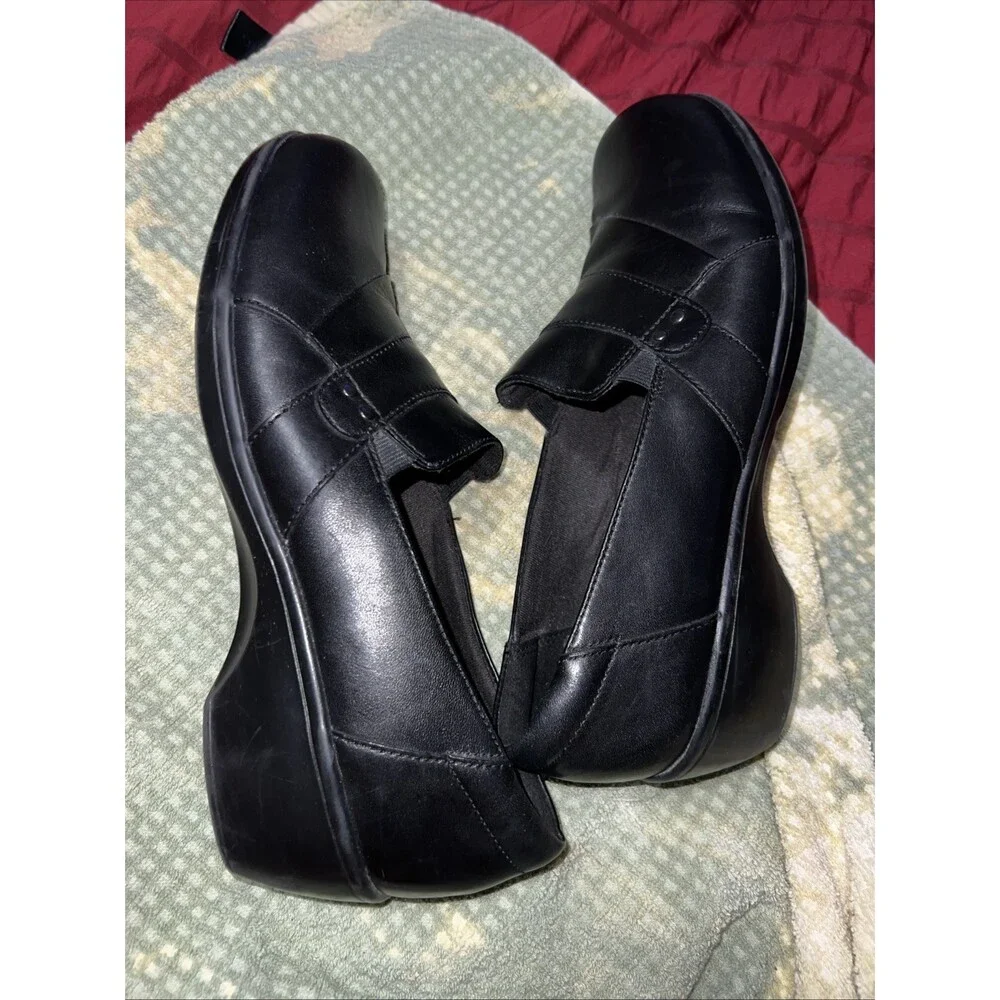 Clarks Shoes Womens Size 10 Black Leather Slip On Comfort Loafers 260629093100